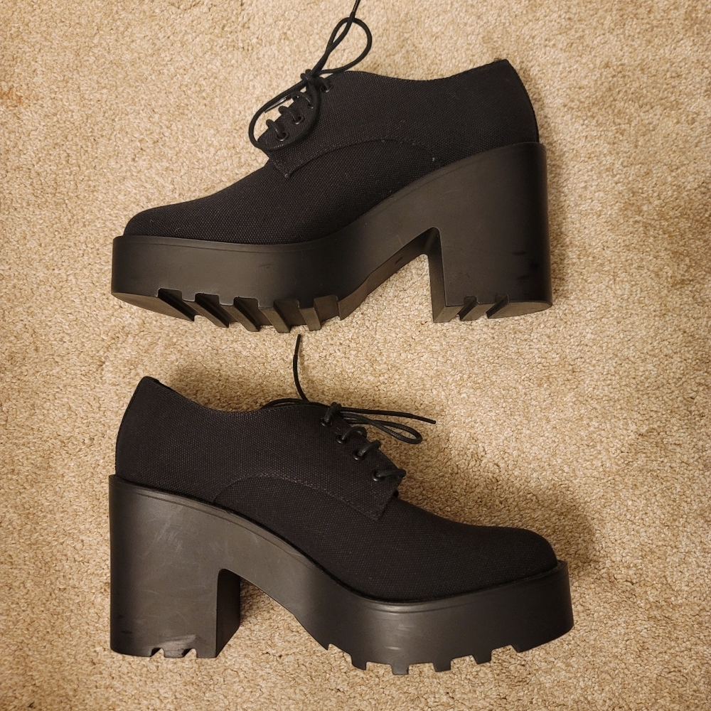 H&M Divided Black Platform Shoes, Size 8